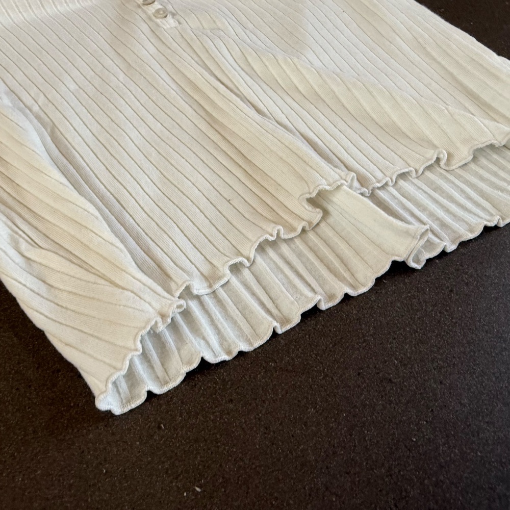 American Eagle Basic Button Cropped Tee - image 4